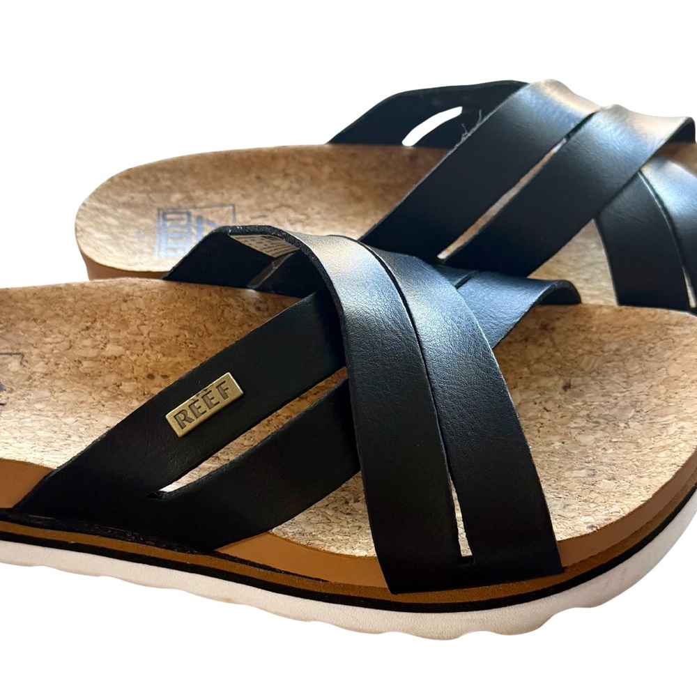 Reef Women's Black and Tan Sandals